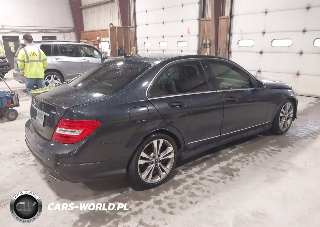 2014 Mercedes-Benz C 300 Sport 4Matic VIN:WDDGF8AB6EA927815 - 4