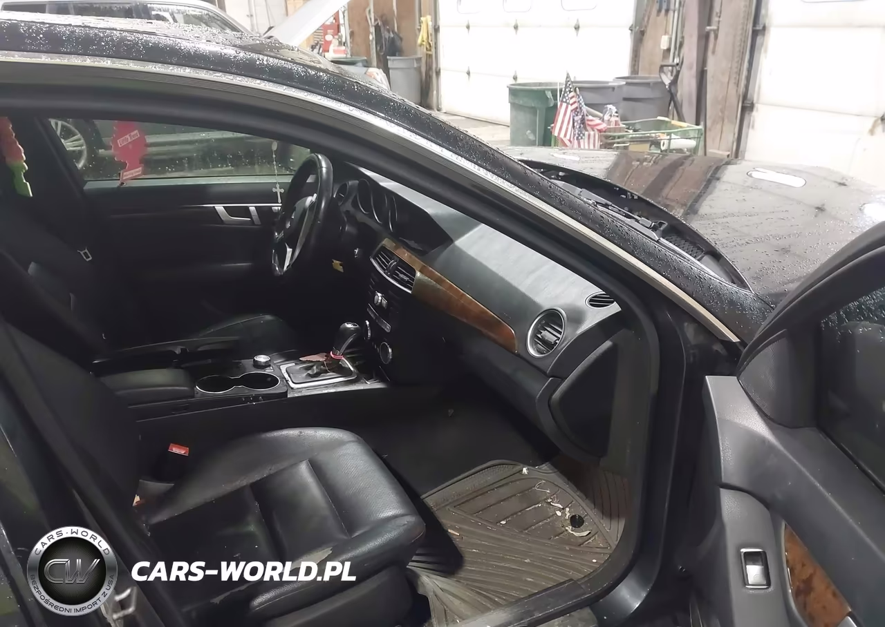 2014 Mercedes-Benz C 300 Sport 4Matic VIN:WDDGF8AB6EA927815 - 5
