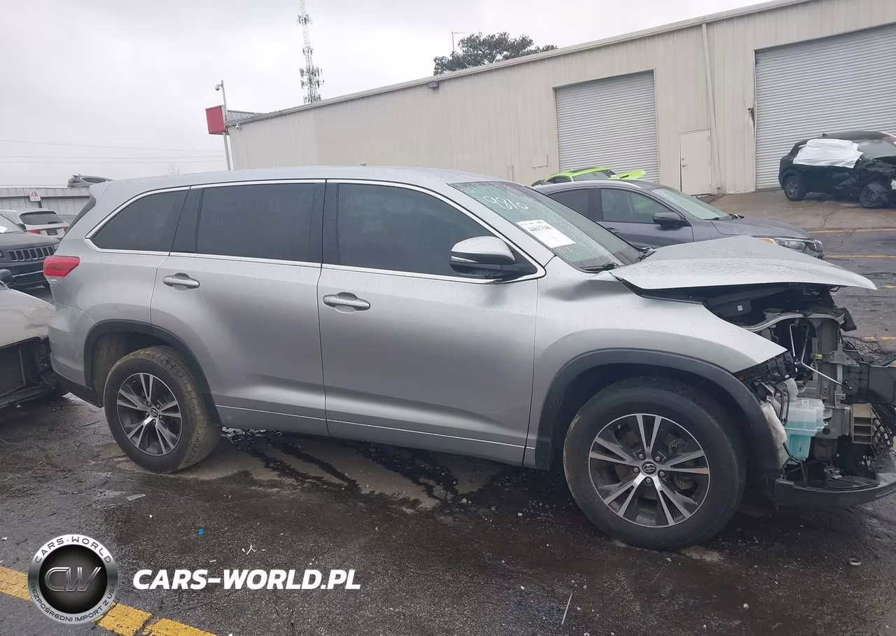 2017 Toyota Highlander Le VIN:5TDZZRFH0HS219810 - 13