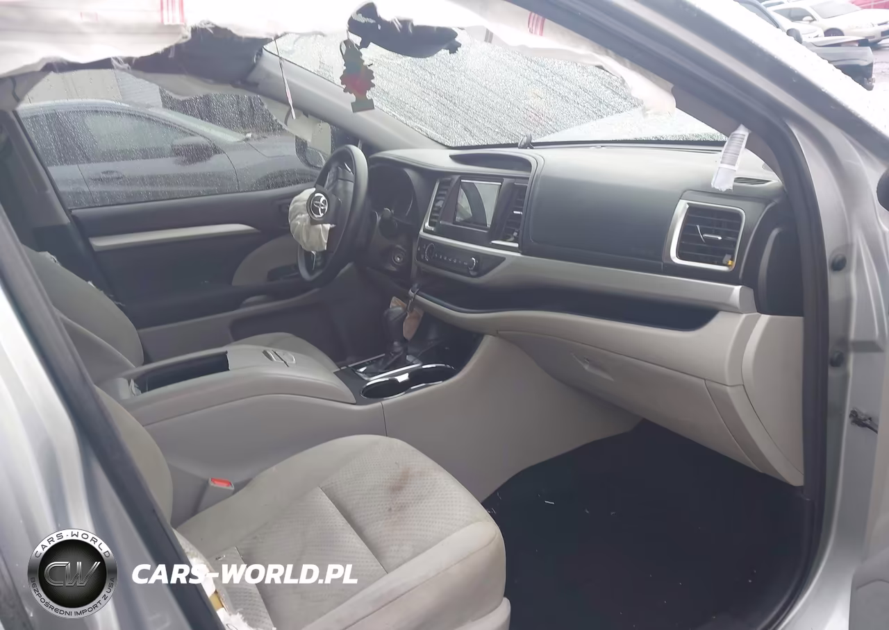 2017 Toyota Highlander Le VIN:5TDZZRFH0HS219810 - 5