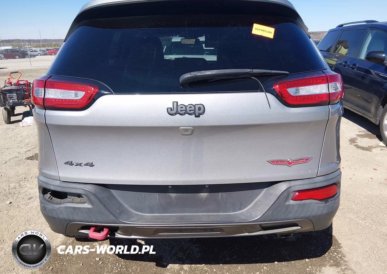 2015 Jeep Cherokee Trailhawk VIN:1C4PJMBS1FW593861 - 16