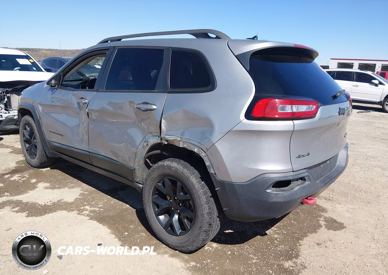2015 Jeep Cherokee Trailhawk VIN:1C4PJMBS1FW593861 - 3