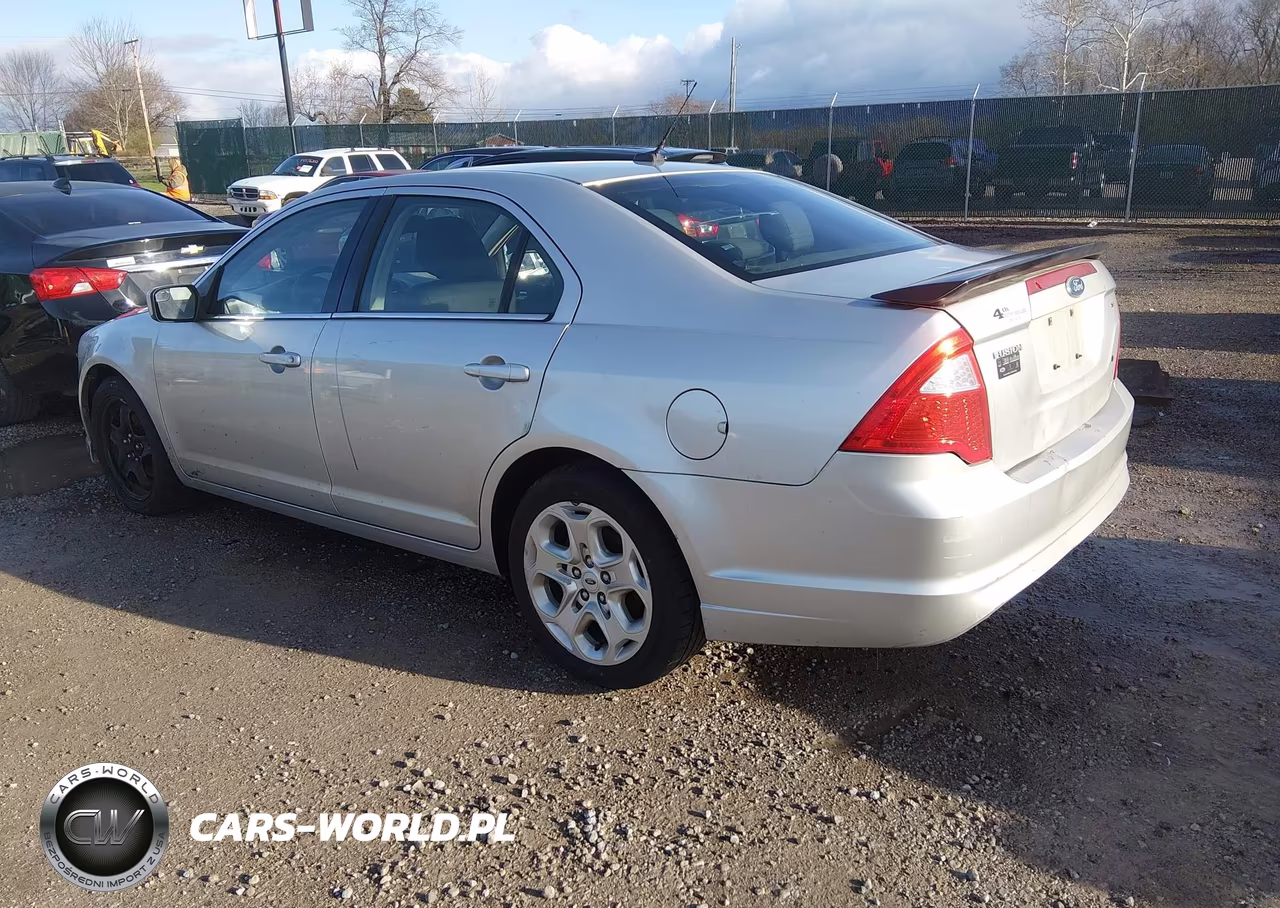 2011 Ford Fusion Se VIN:3FAHP0HA5BR147922 - 3