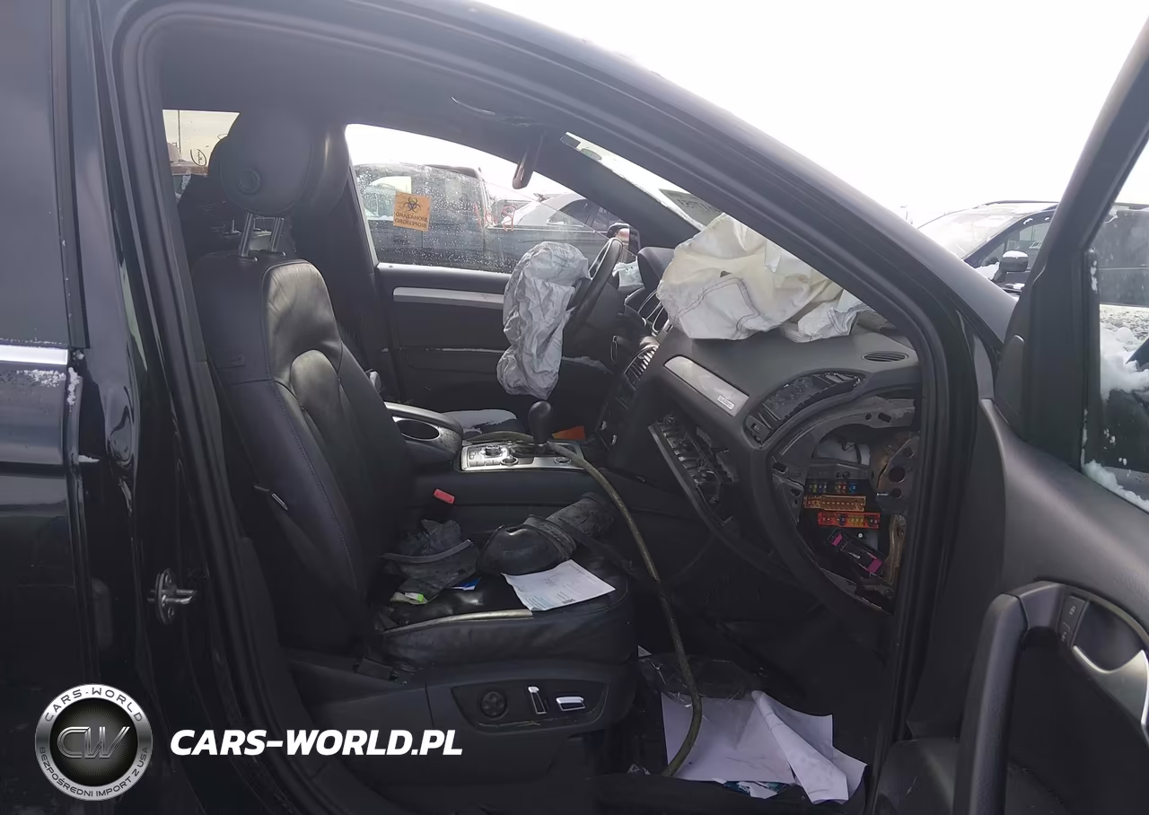 2011 Audi Q7 3.0T S Line Prestige VIN:WA1DGAFEXBD010689 - 5