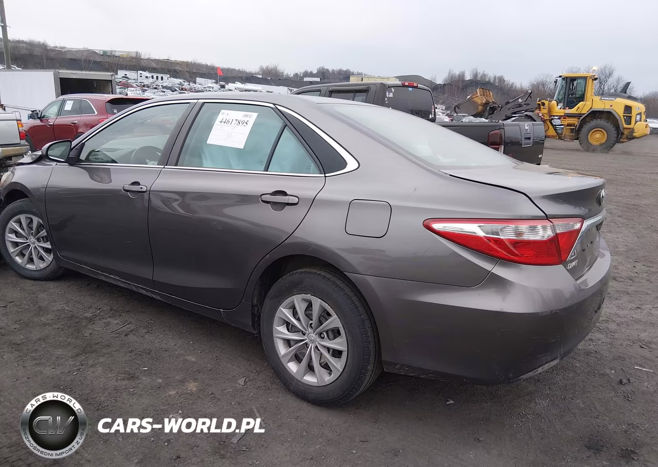 2017 Toyota Camry Le VIN:4T1BF1FK6HU447342 - 3