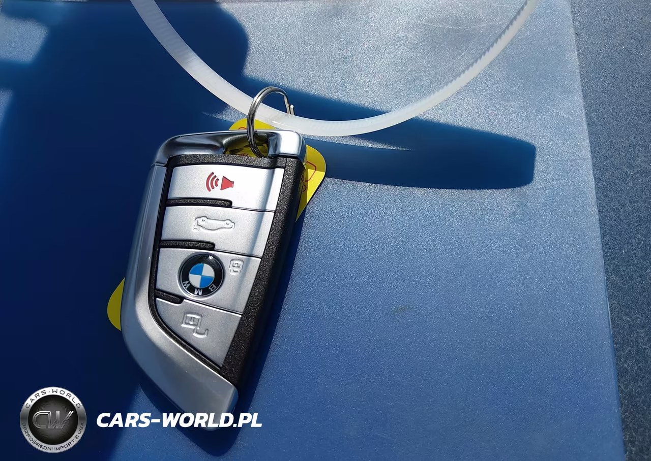 2025 BMW 330I VIN:3MW69CW0XS8F61496 - 11