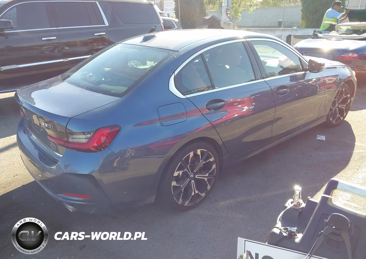 2025 BMW 330I VIN:3MW69CW0XS8F61496 - 4
