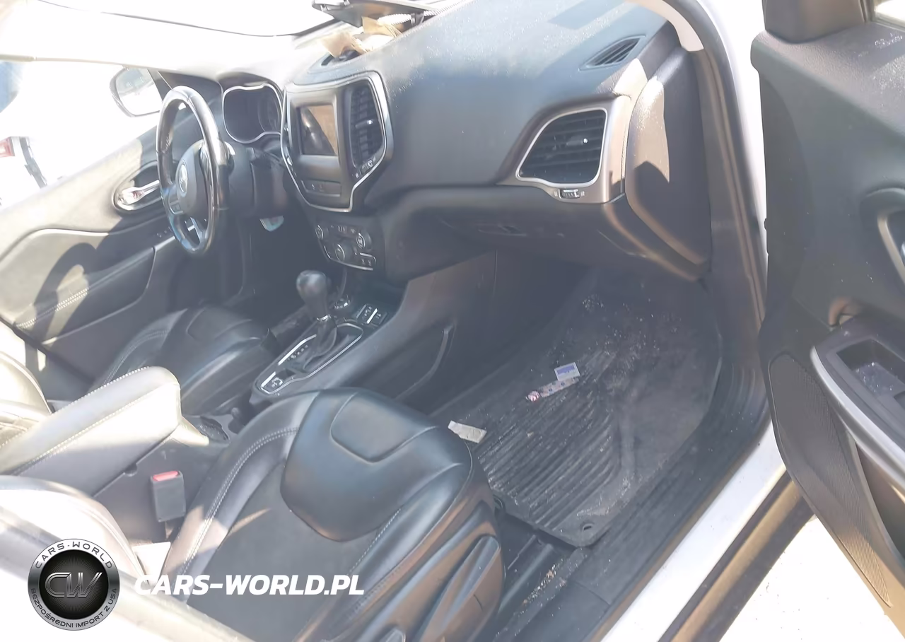 2020 Jeep Cherokee Latitude Plus 4X4 VIN:1C4PJMLB7LD539678 - 5