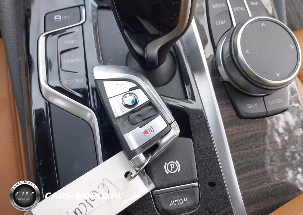2019 BMW 530I VIN:WBAJA5C54KWW32163 - 11