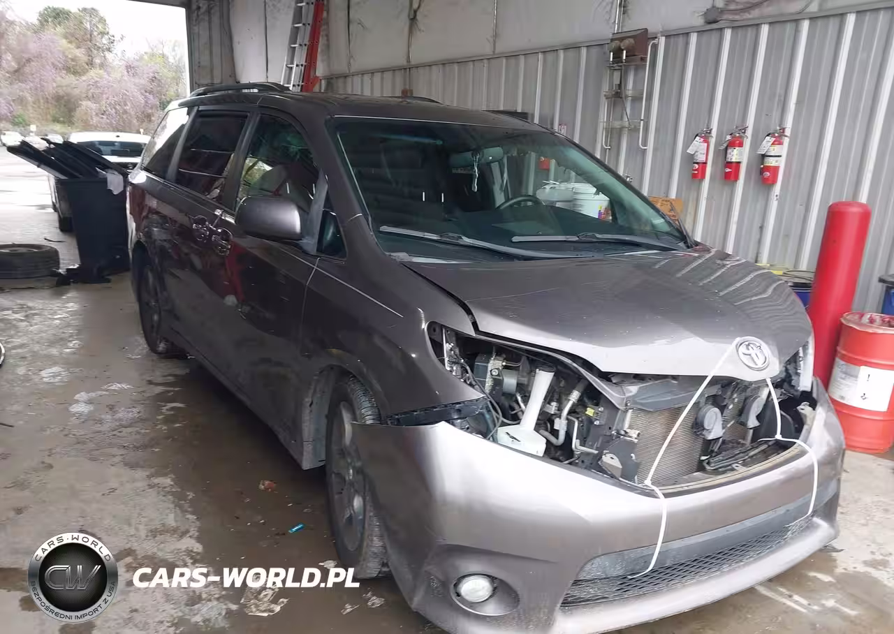 2015 Toyota Sienna Se Premium 8 Passenger