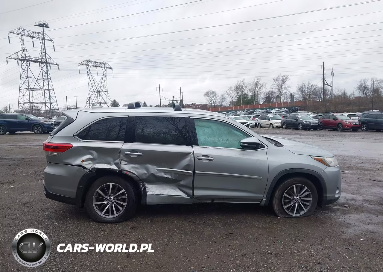2018 Toyota Highlander Xle VIN:5TDJZRFH2JS892553 - 13