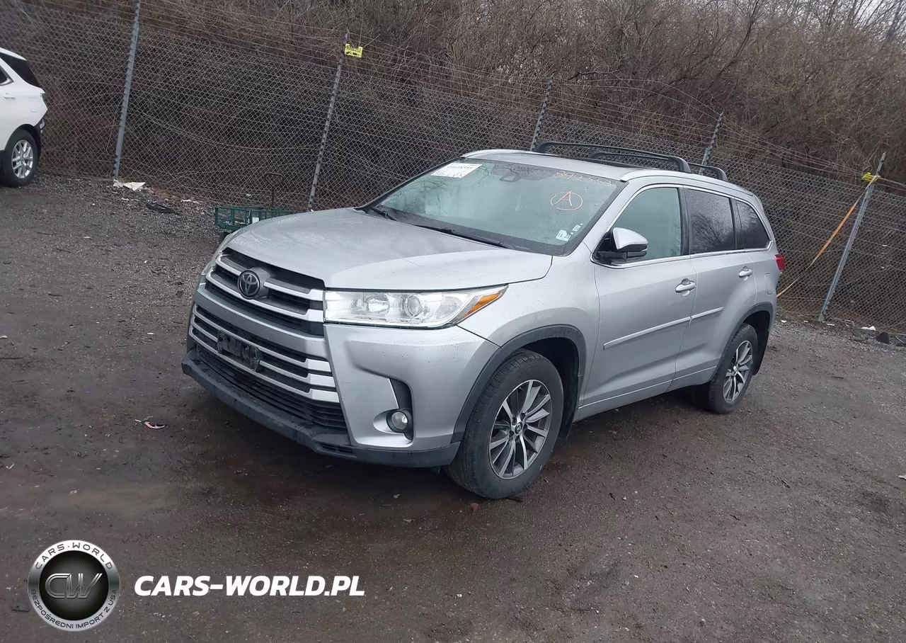 2018 Toyota Highlander Xle VIN:5TDJZRFH2JS892553 - 2