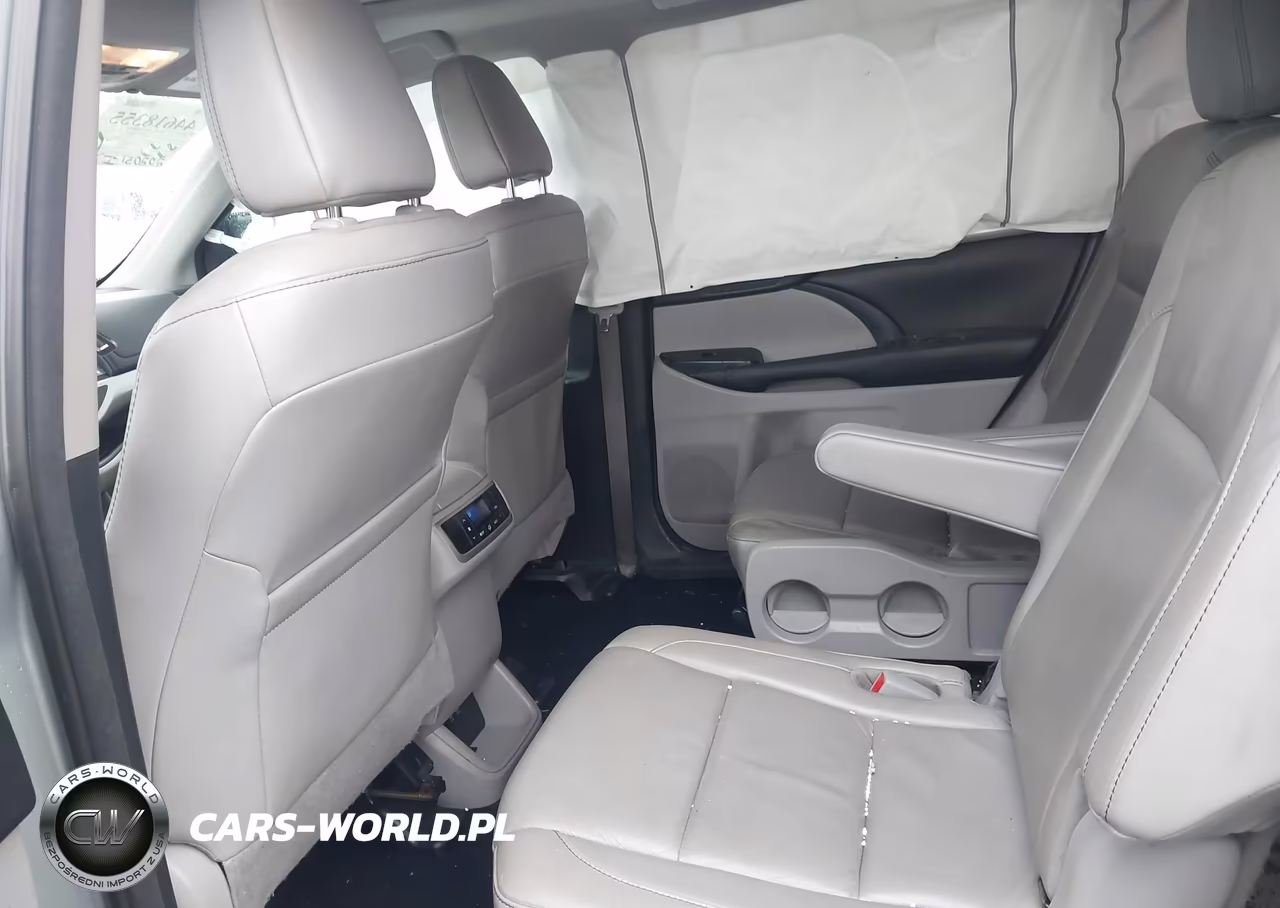 2018 Toyota Highlander Xle VIN:5TDJZRFH2JS892553 - 8