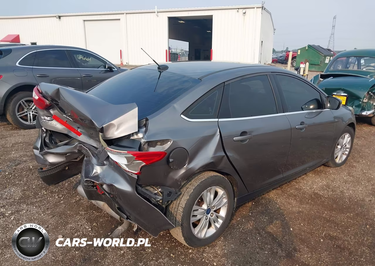 2012 Ford Focus Sel VIN:1FAHP3H21CL437861 - 4