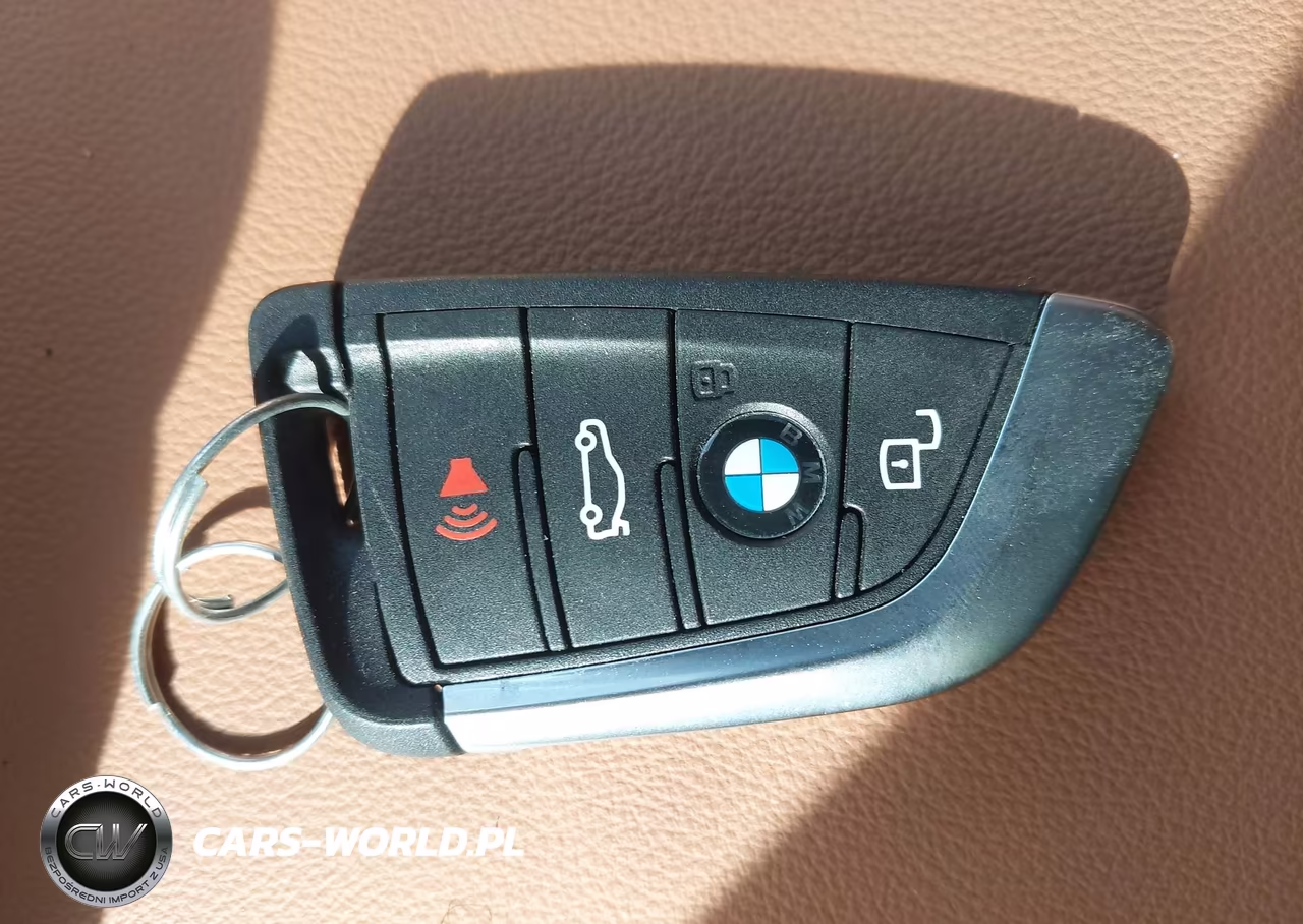 2025 BMW 330I VIN:3MW69CW03S8F75286 - 11