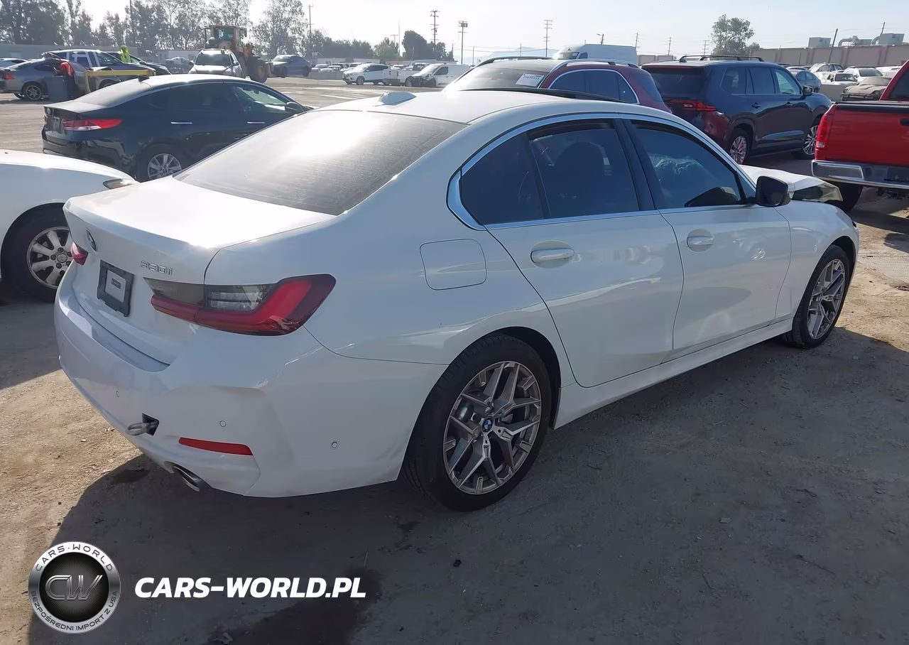 2025 BMW 330I VIN:3MW69CW03S8F75286 - 4