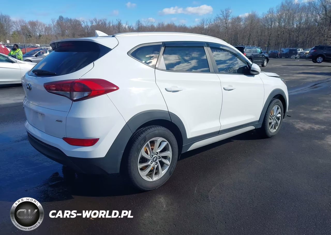 2018 Hyundai Tucson Sel VIN:KM8J3CA46JU749972 - 4