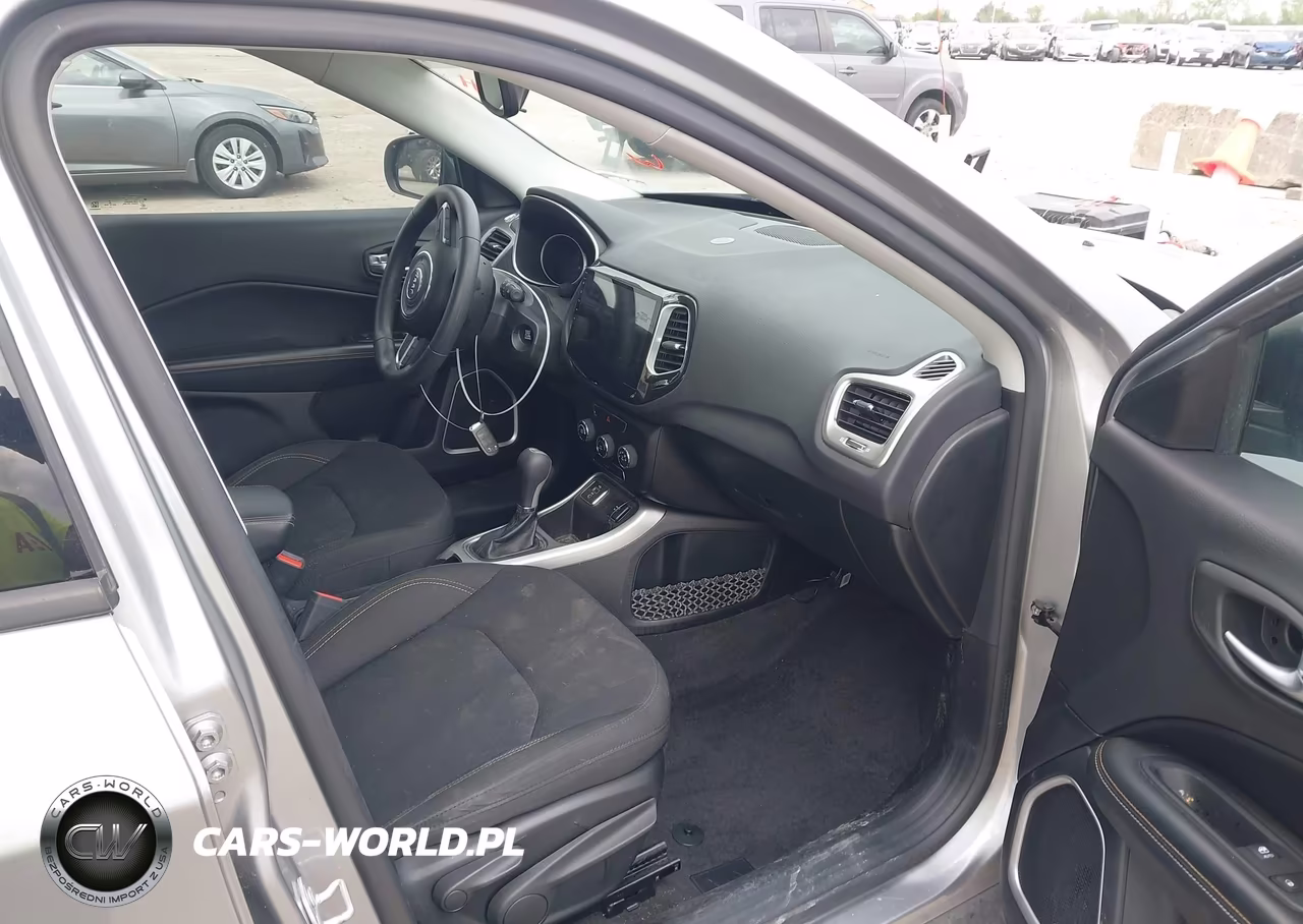 2018 Jeep Compass Sport Fwd VIN:3C4NJCAB2JT140009 - 5