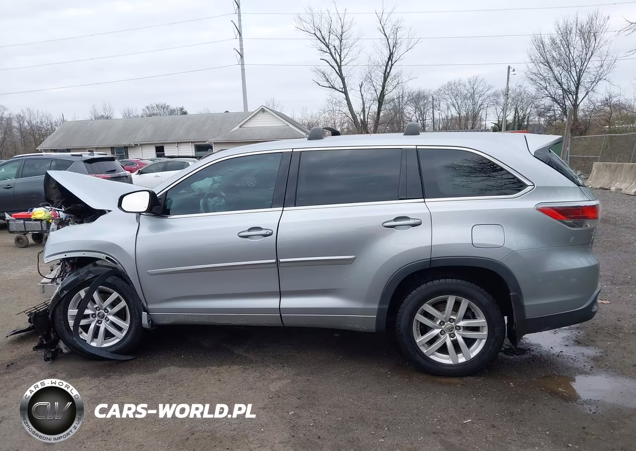 2016 Toyota Highlander Le V6 VIN:5TDBKRFH9GS266158 - 15