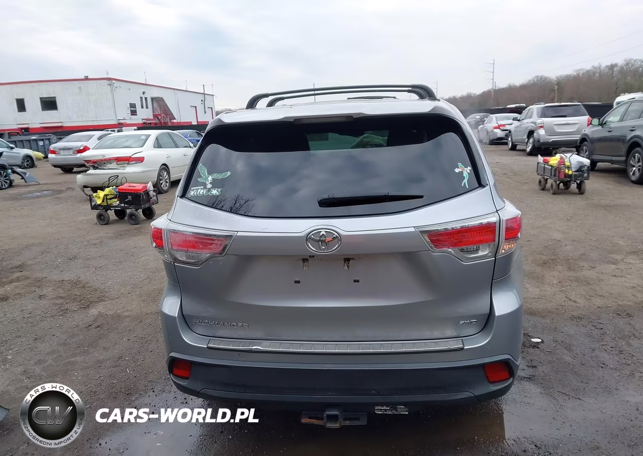 2016 Toyota Highlander Le V6 VIN:5TDBKRFH9GS266158 - 17