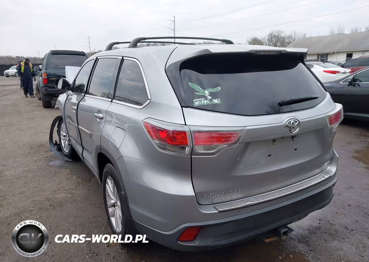 2016 Toyota Highlander Le V6 VIN:5TDBKRFH9GS266158 - 3
