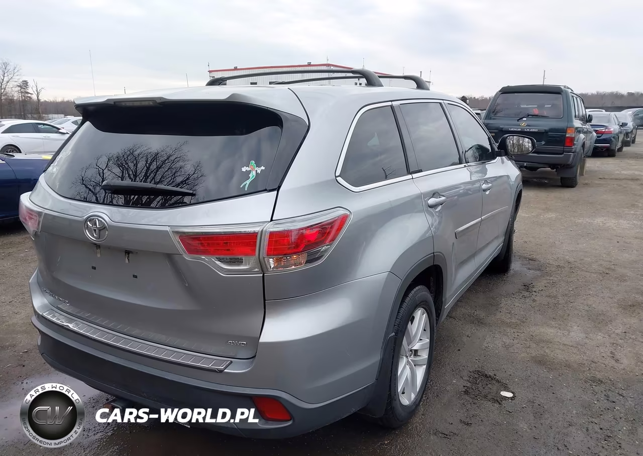 2016 Toyota Highlander Le V6 VIN:5TDBKRFH9GS266158 - 4