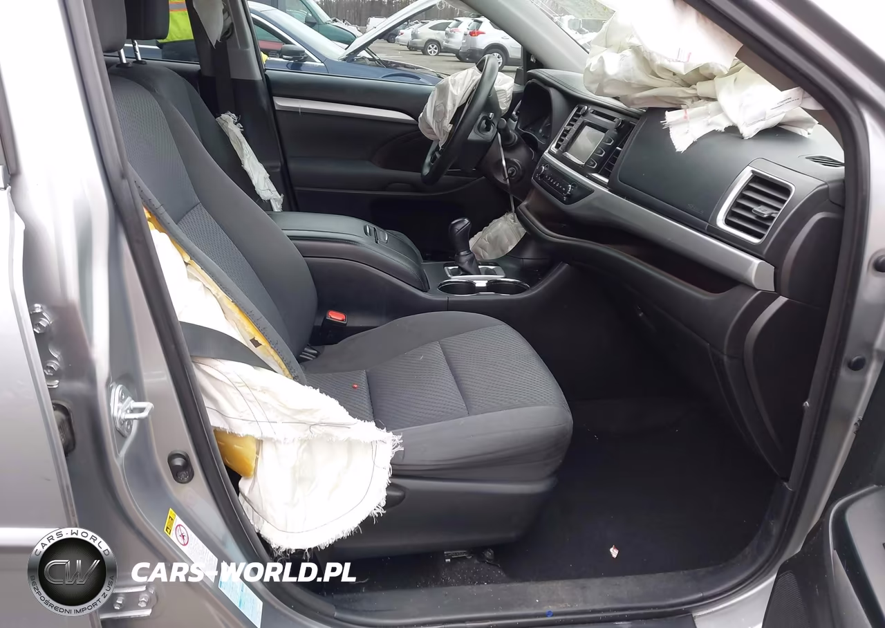 2016 Toyota Highlander Le V6 VIN:5TDBKRFH9GS266158 - 5