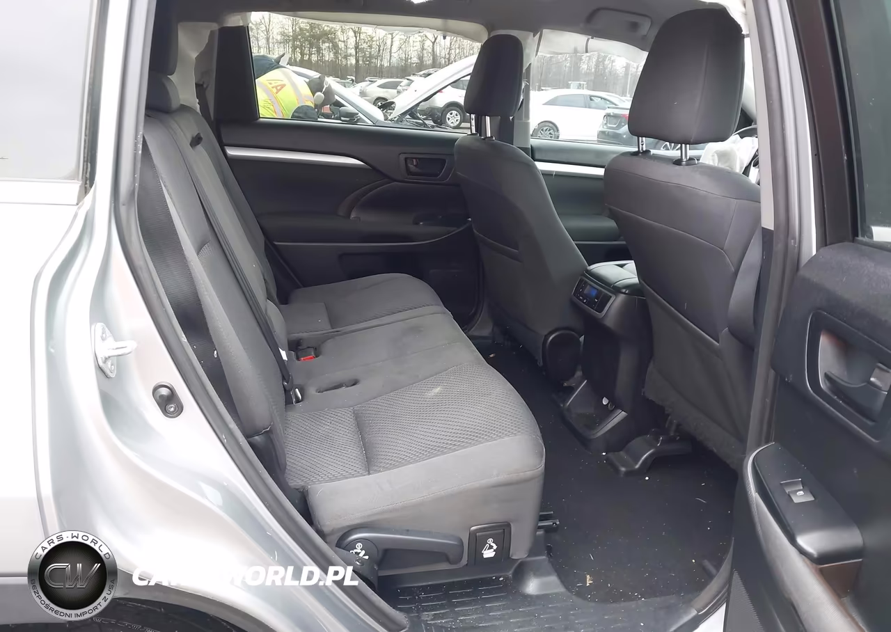 2016 Toyota Highlander Le V6 VIN:5TDBKRFH9GS266158 - 8