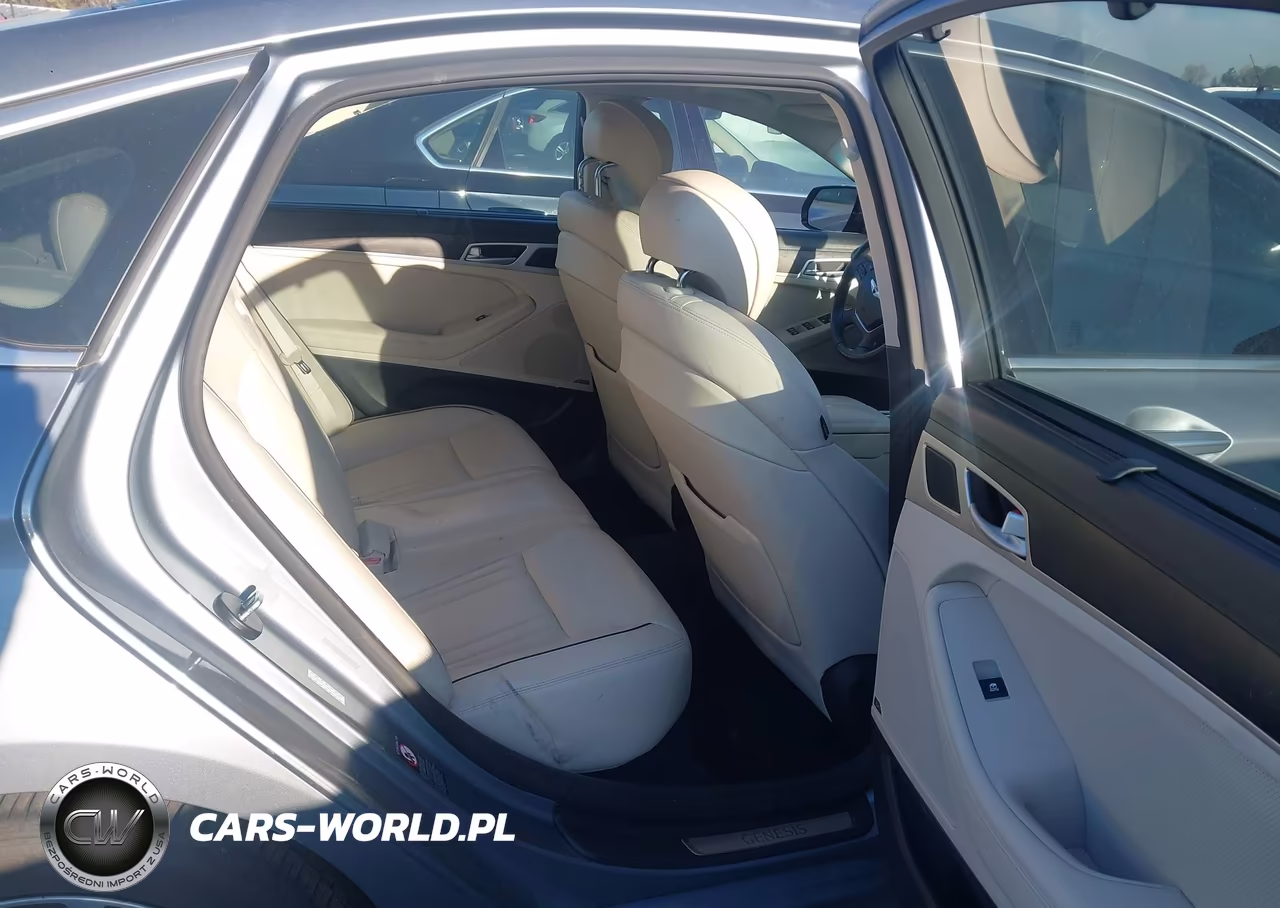 2016 Hyundai Genesis 3.8 VIN:KMHGN4JE2GU106465 - 8