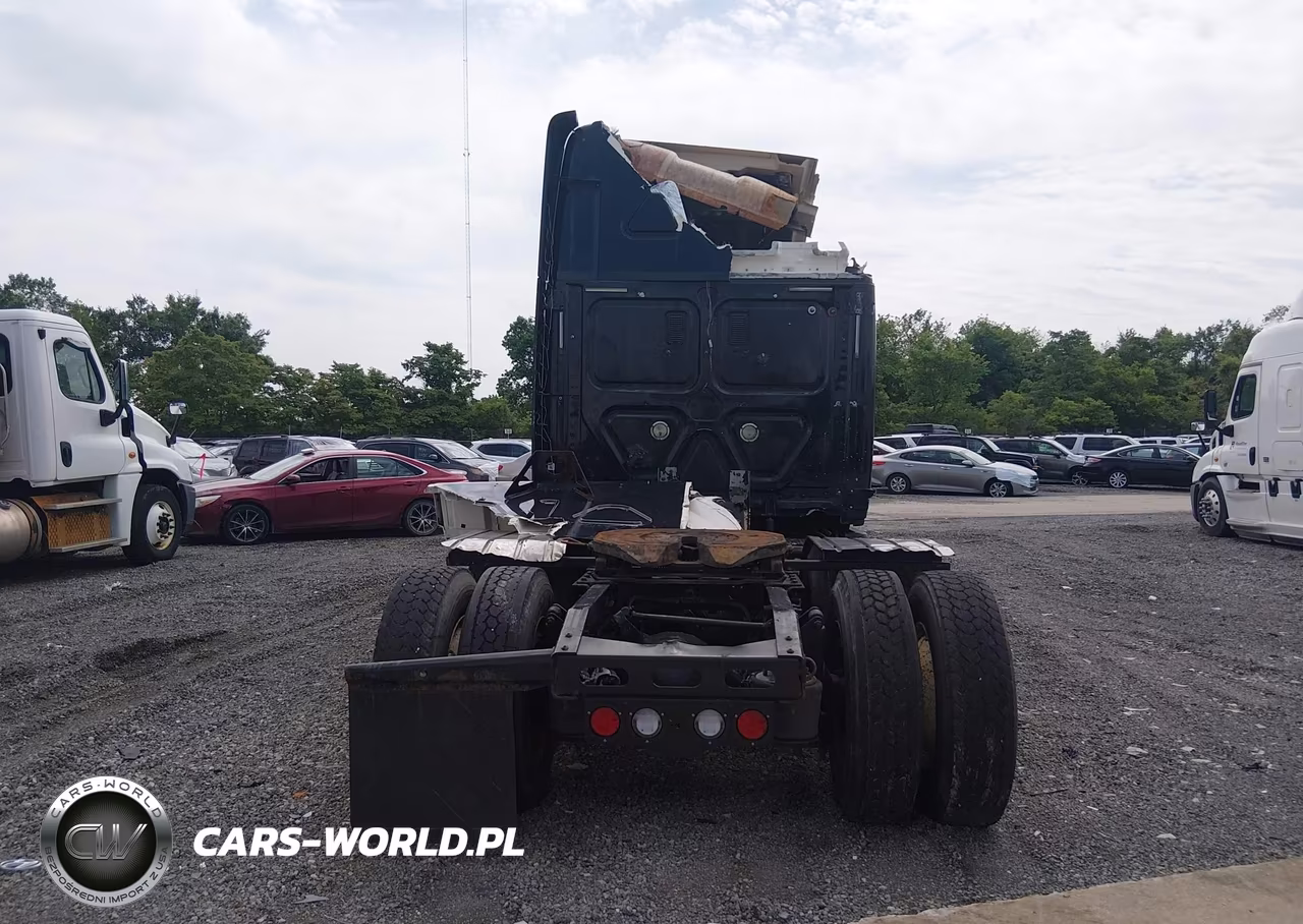 2011 Freightliner Cascadia 125 VIN:1FUJGLBG7BLAX1138 - 18