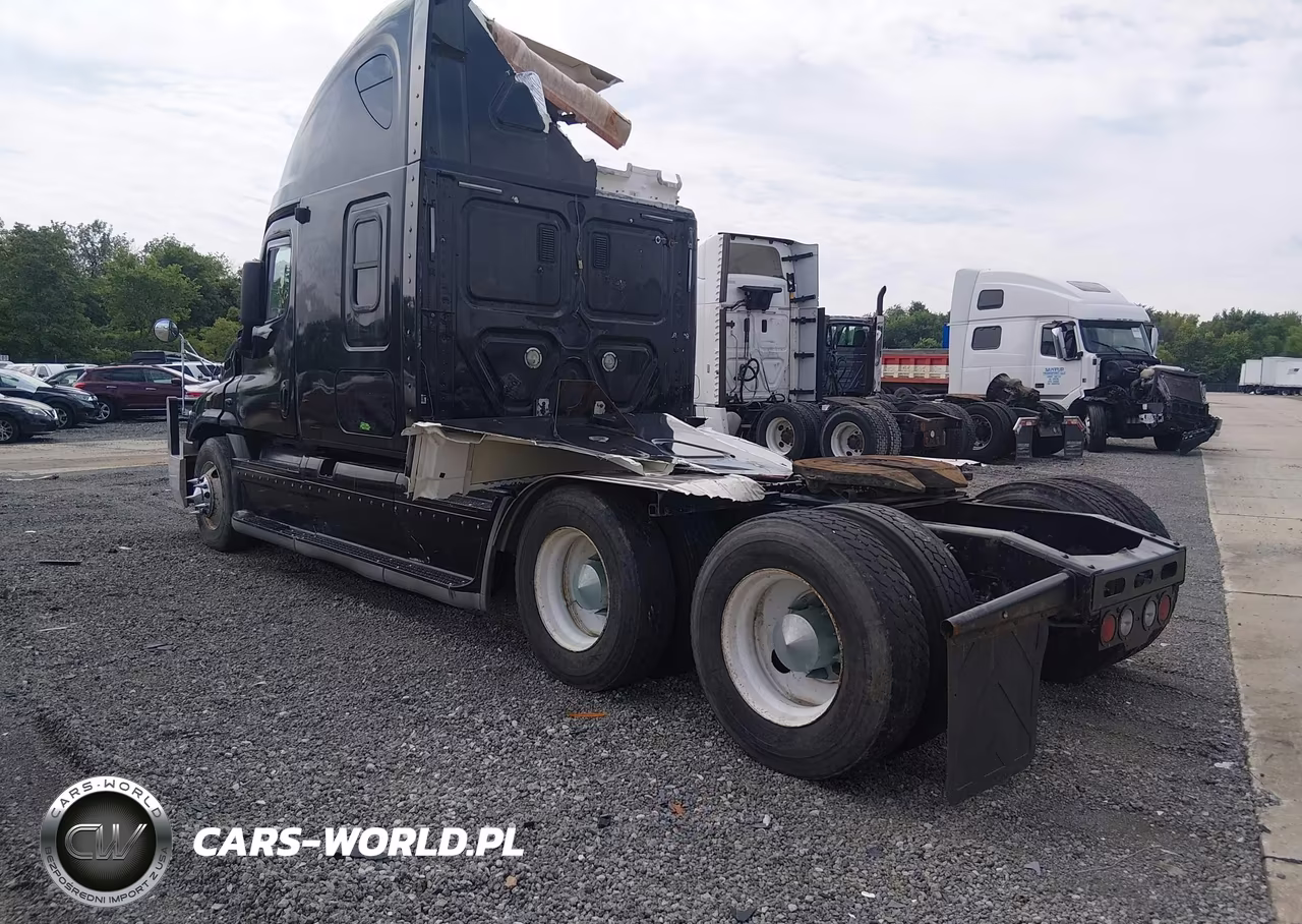 2011 Freightliner Cascadia 125 VIN:1FUJGLBG7BLAX1138 - 3