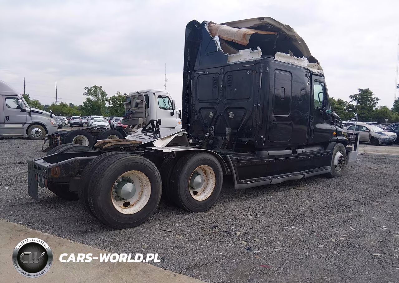 2011 Freightliner Cascadia 125 VIN:1FUJGLBG7BLAX1138 - 4