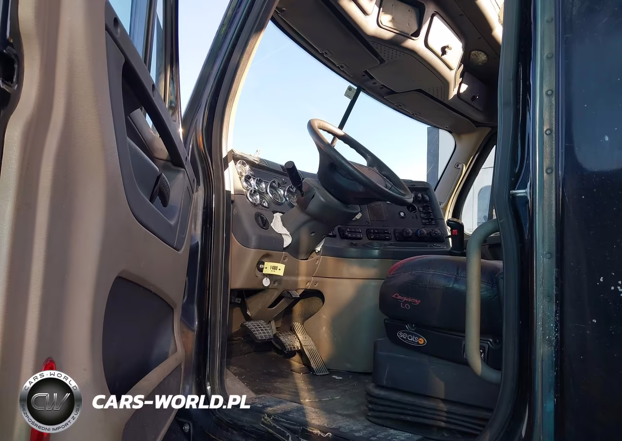 2011 Freightliner Cascadia 125 VIN:1FUJGLBG7BLAX1138 - 7