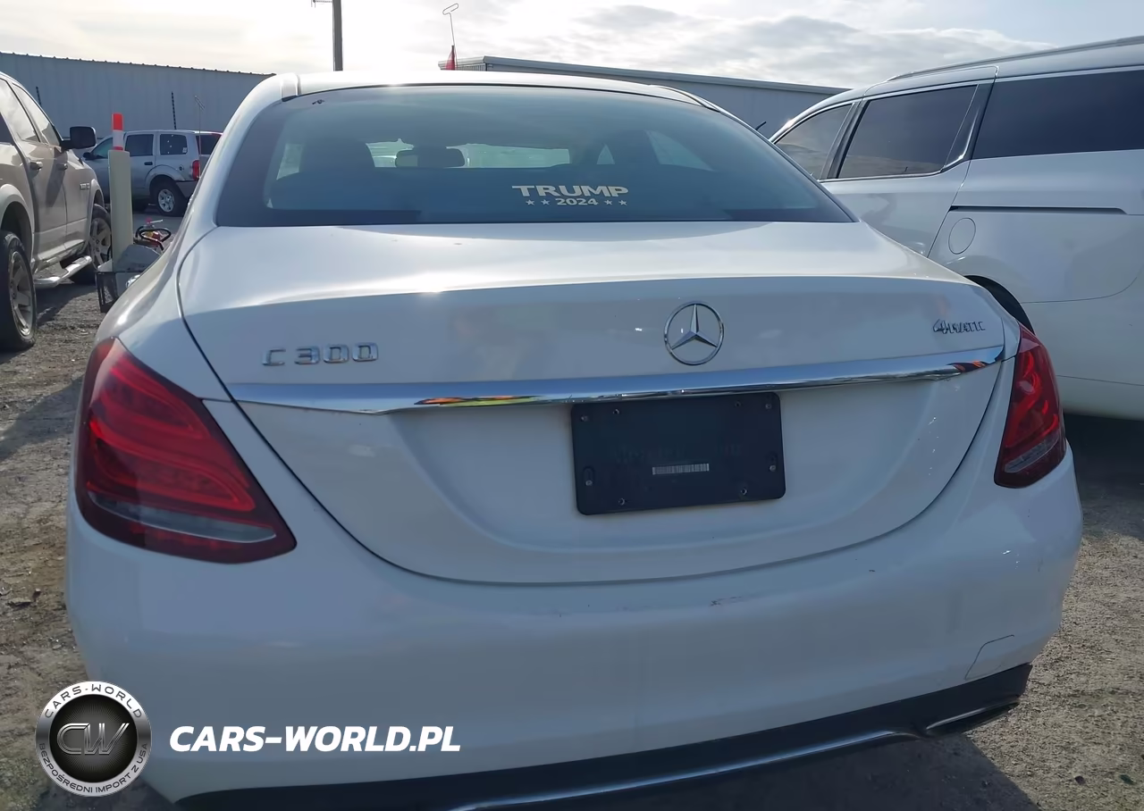 2015 Mercedes-Benz C 300 4Matic VIN:55SWF4KB7FU013836 - 16
