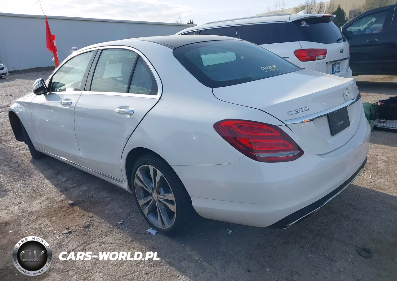 2015 Mercedes-Benz C 300 4Matic VIN:55SWF4KB7FU013836 - 3