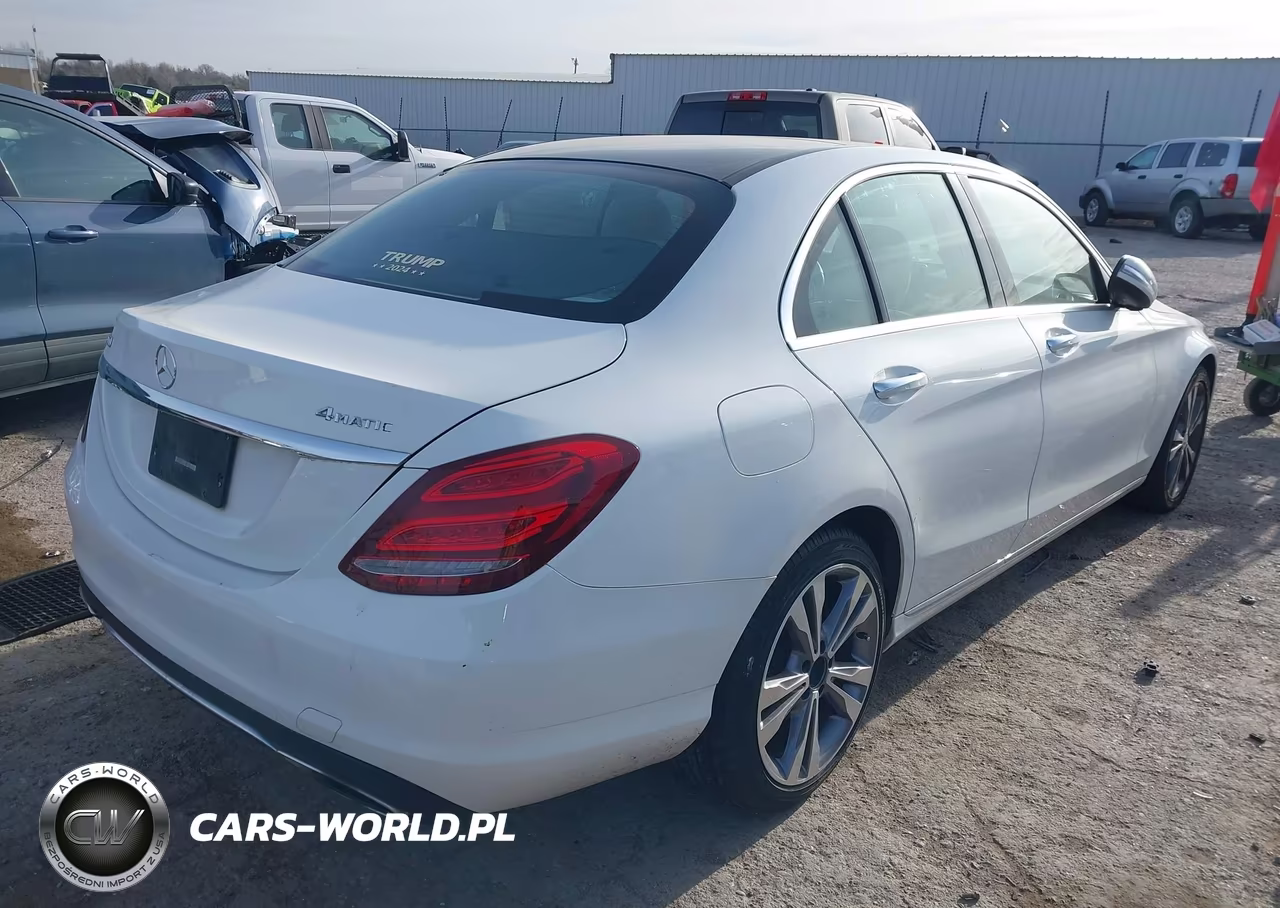 2015 Mercedes-Benz C 300 4Matic VIN:55SWF4KB7FU013836 - 4