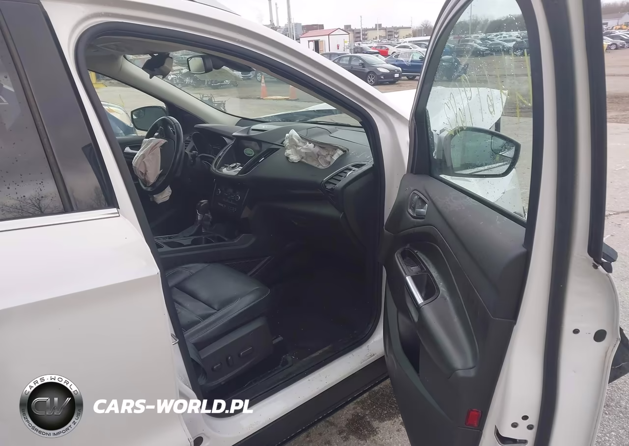 2018 Ford Escape Titanium VIN:1FMCU9J94JUC21898 - 5