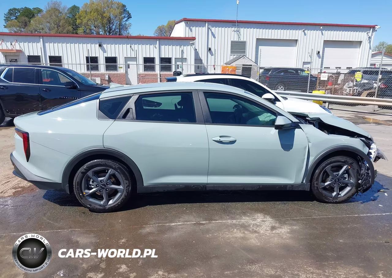 2025 Kia K4 Lxs VIN:3KPFT4DE5SE204012 - 13