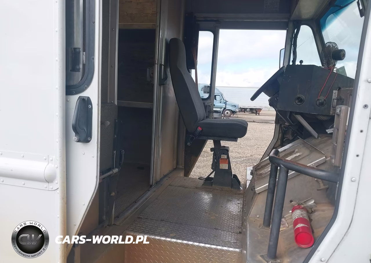 2021 Ford Econoline E450 Super Duty Commercial Stripped Chassis VIN:1FC3E4KK0MDC10567 - 7