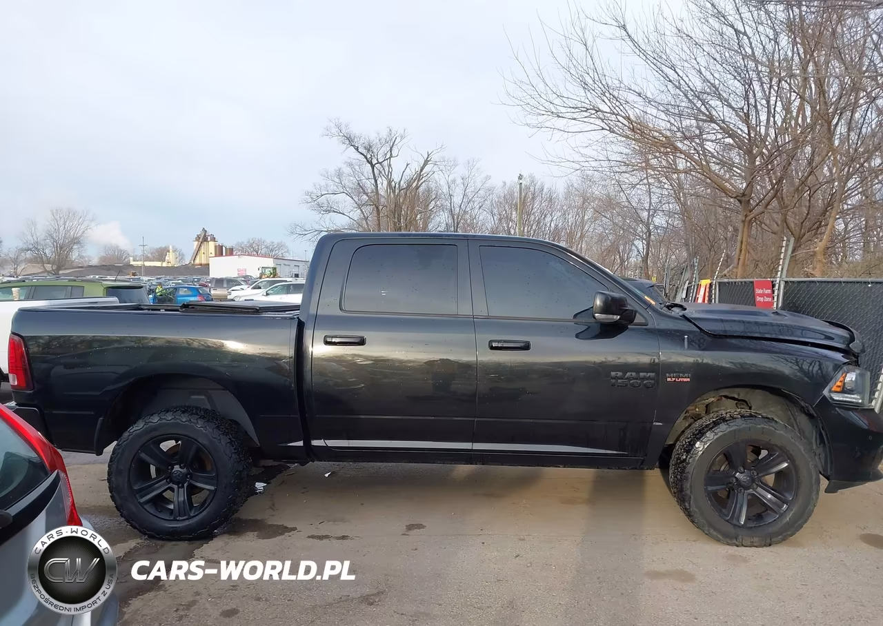 2017 Ram 1500 Sport VIN:1C6RR7MT7HS621902 - 13