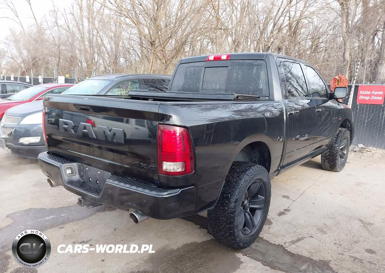 2017 Ram 1500 Sport VIN:1C6RR7MT7HS621902 - 4