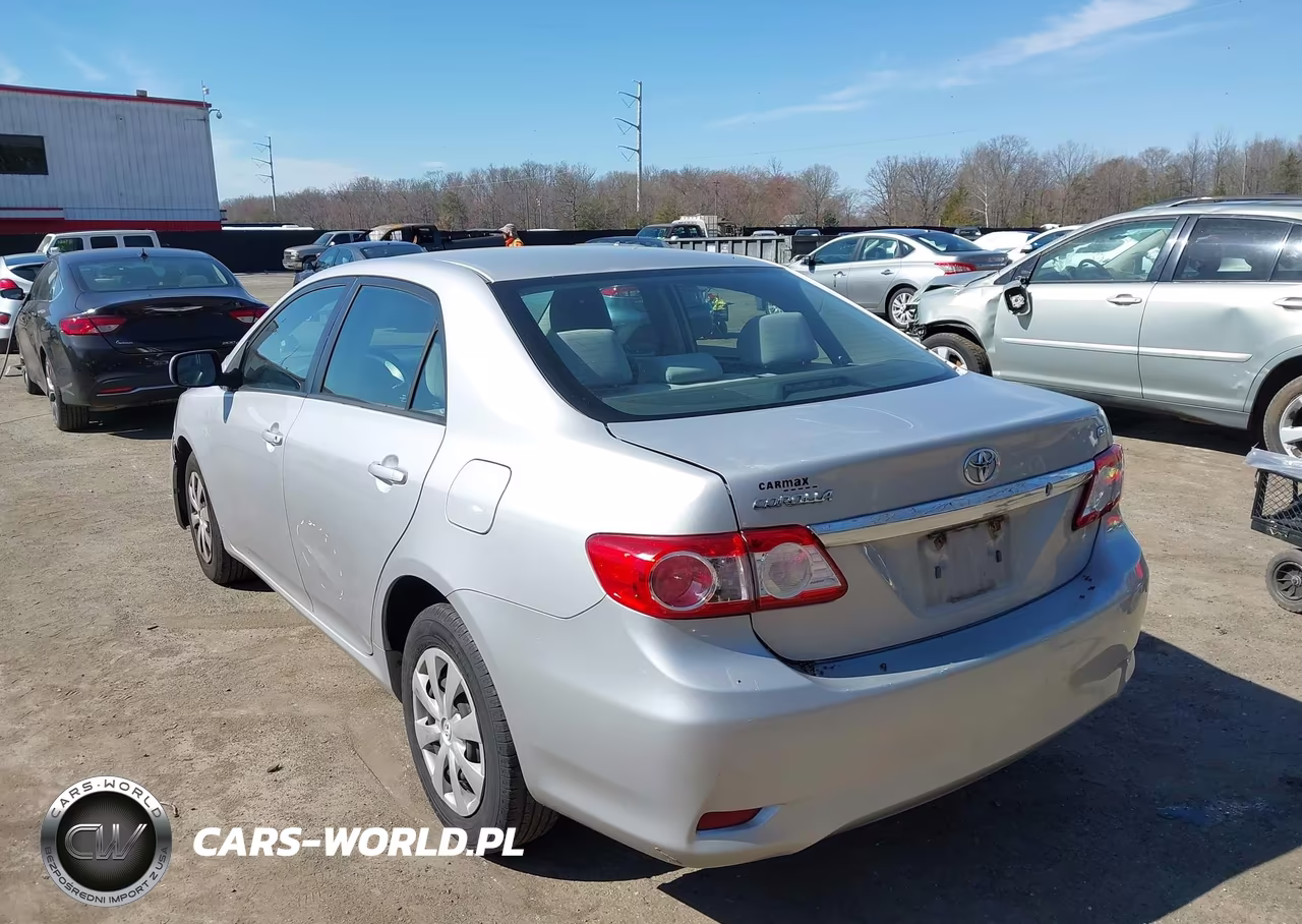 2011 Toyota Corolla Le VIN:2T1BU4EE5BC626001 - 3