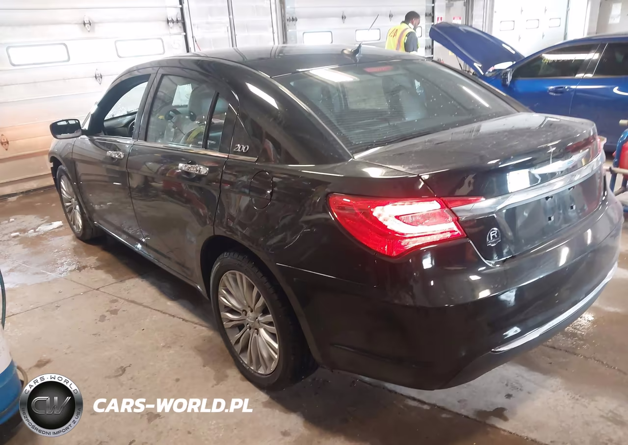 2011 Chrysler 200 Limited VIN:1C3BC2FB4BN572008 - 3
