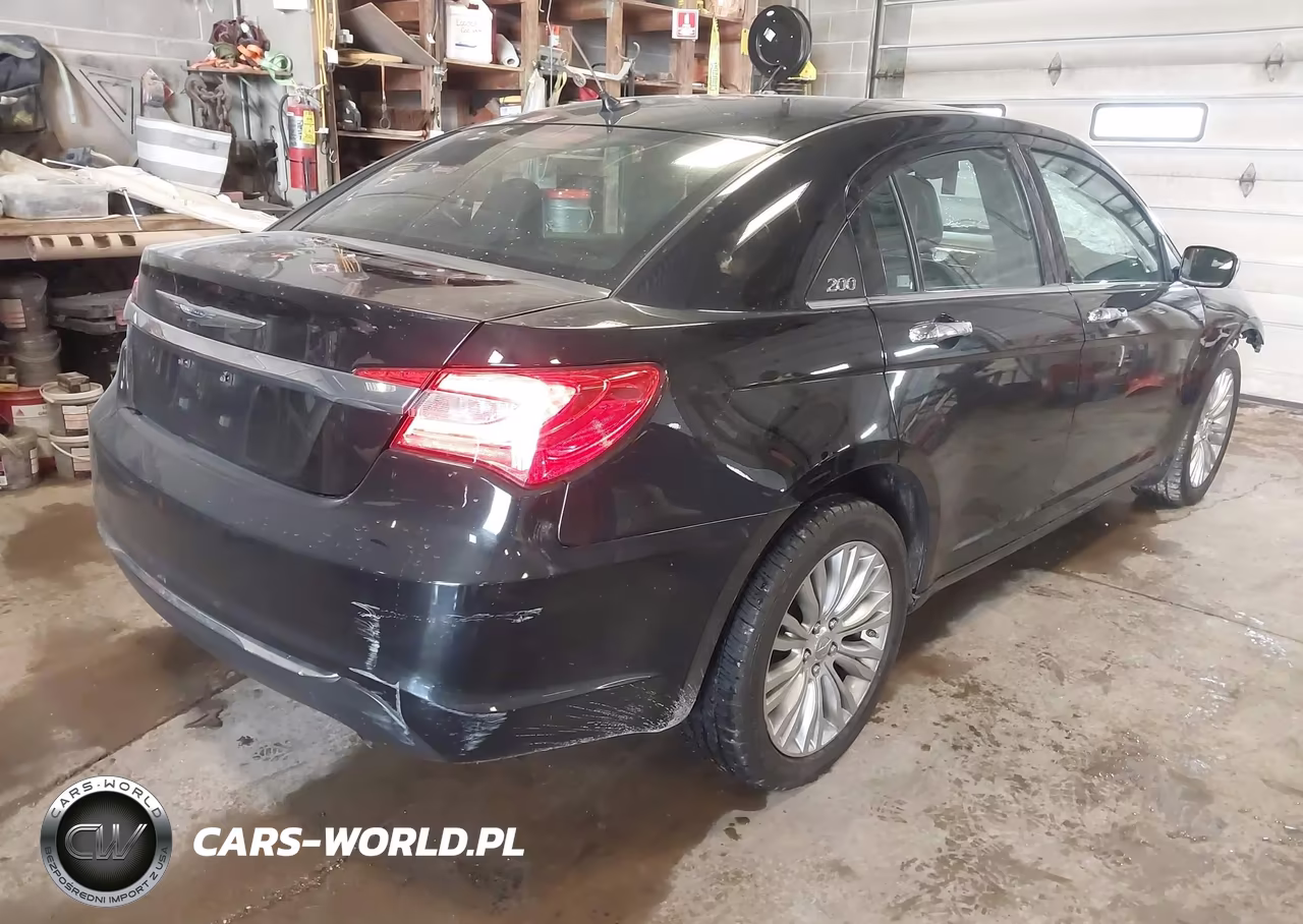 2011 Chrysler 200 Limited VIN:1C3BC2FB4BN572008 - 4