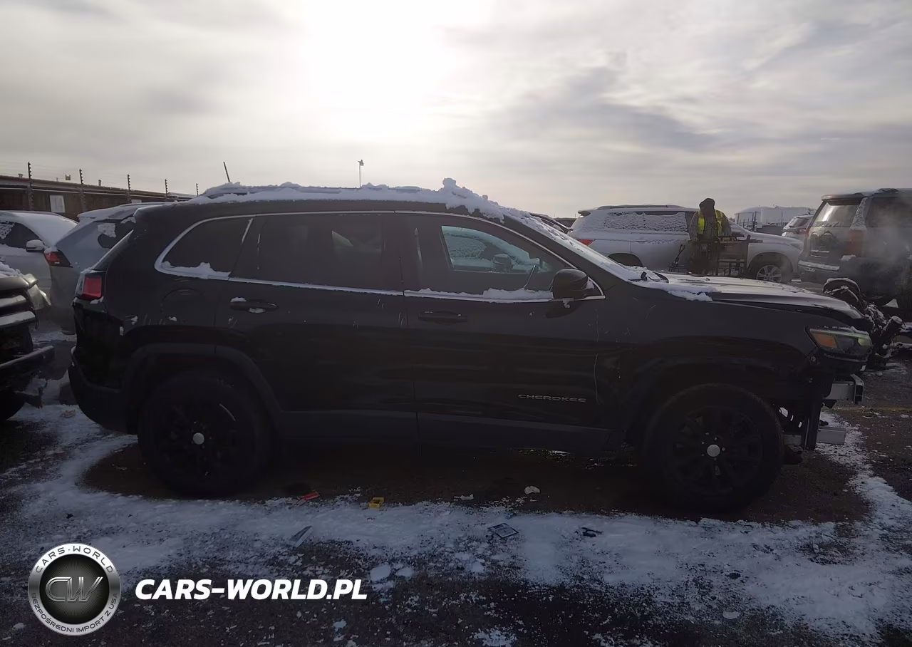 2019 Jeep Cherokee Latitude 4X4 VIN:1C4PJMCB4KD141357 - 14