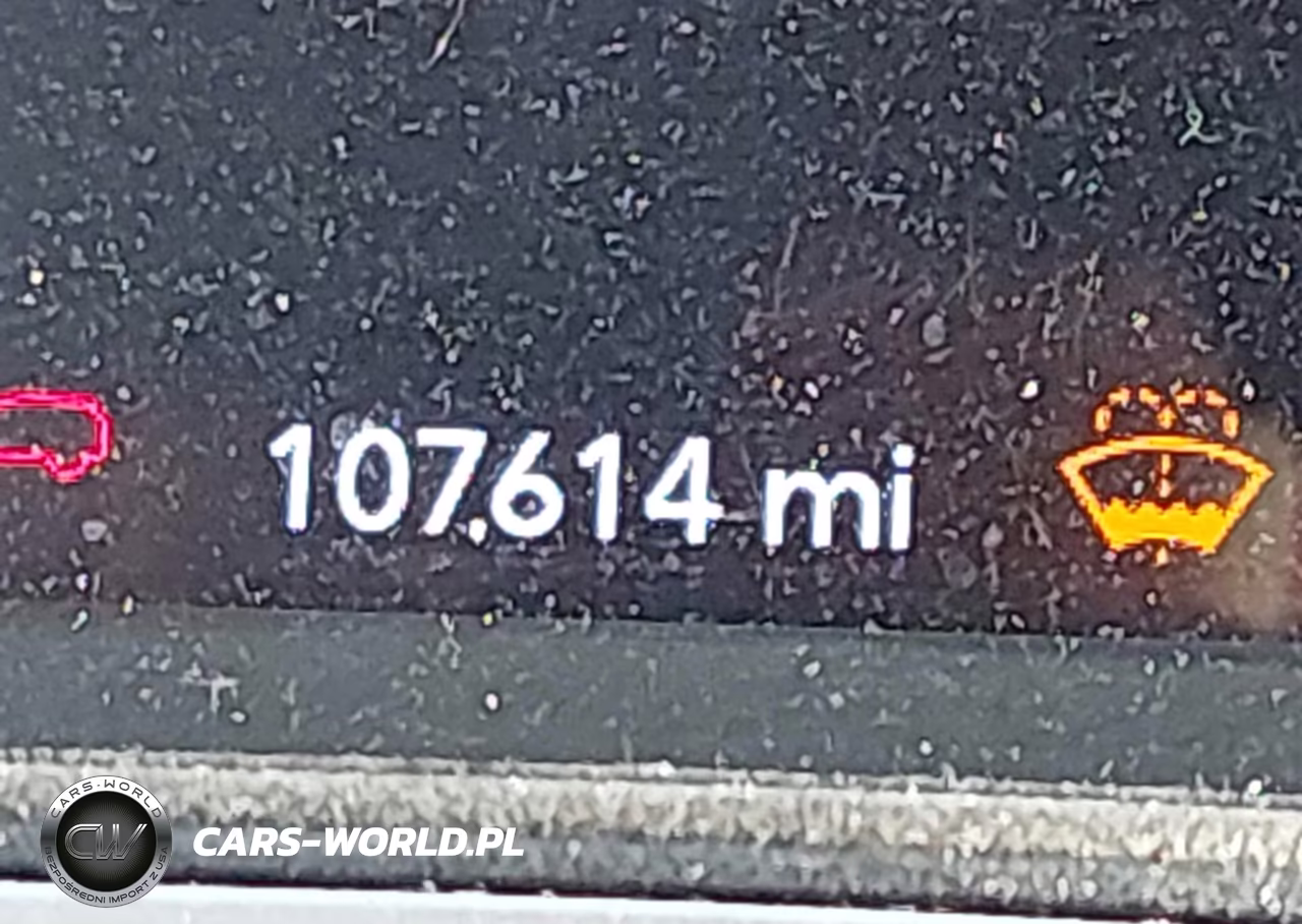 2019 Jeep Cherokee Latitude 4X4 VIN:1C4PJMCB4KD141357 - 16