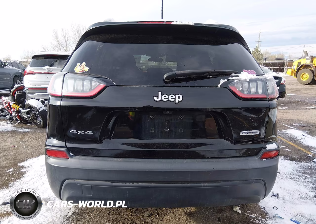 2019 Jeep Cherokee Latitude 4X4 VIN:1C4PJMCB4KD141357 - 17
