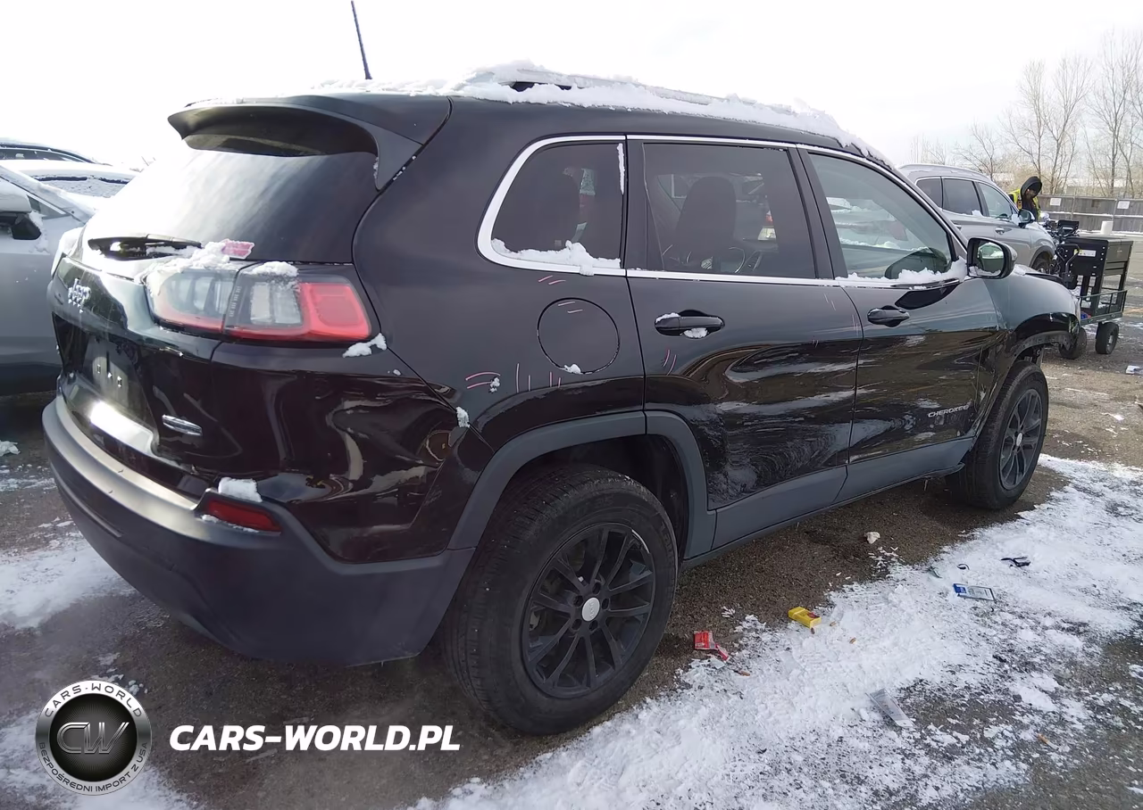 2019 Jeep Cherokee Latitude 4X4 VIN:1C4PJMCB4KD141357 - 4