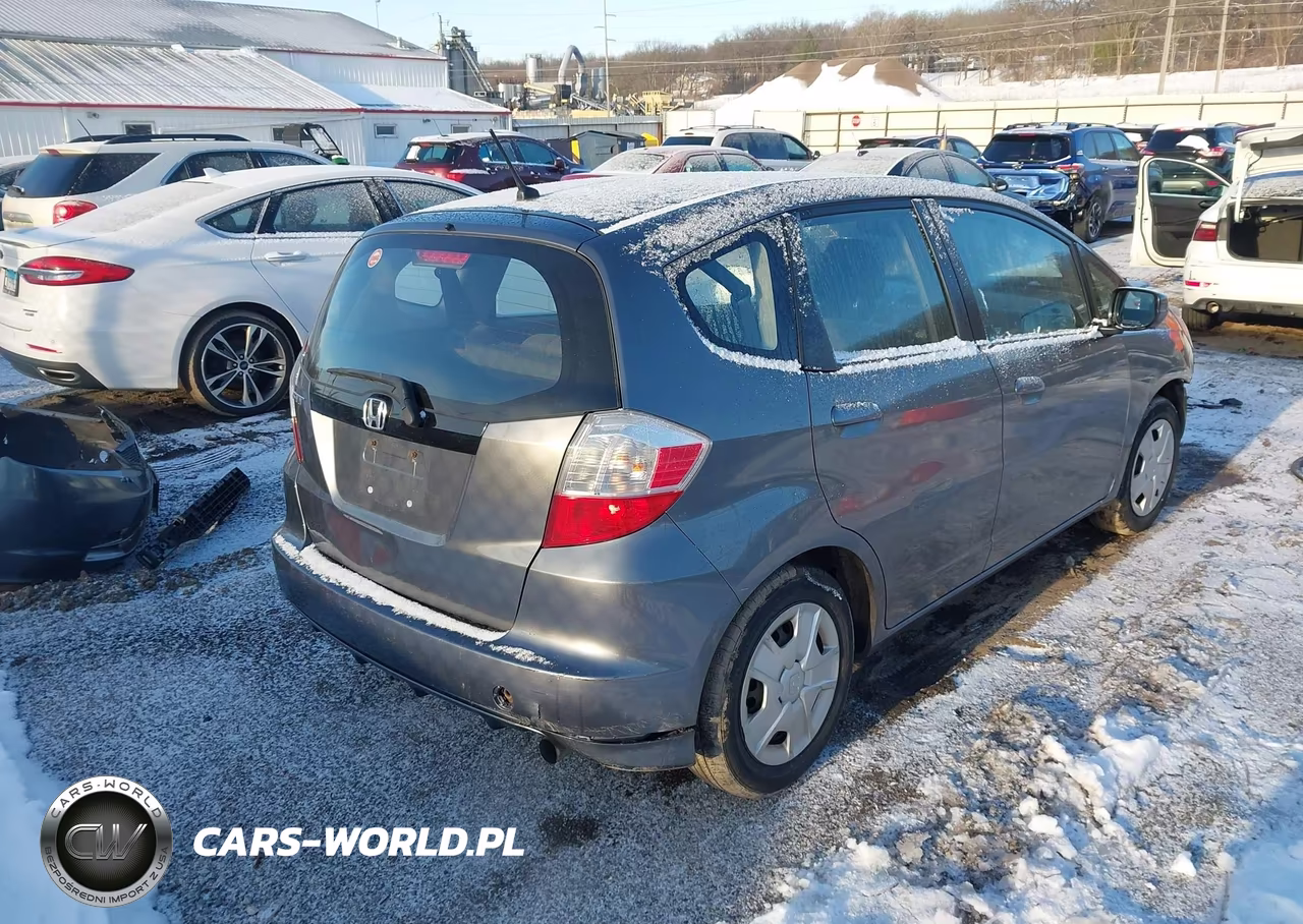 2013 Honda Fit VIN:JHMGE8H31DC071742 - 4