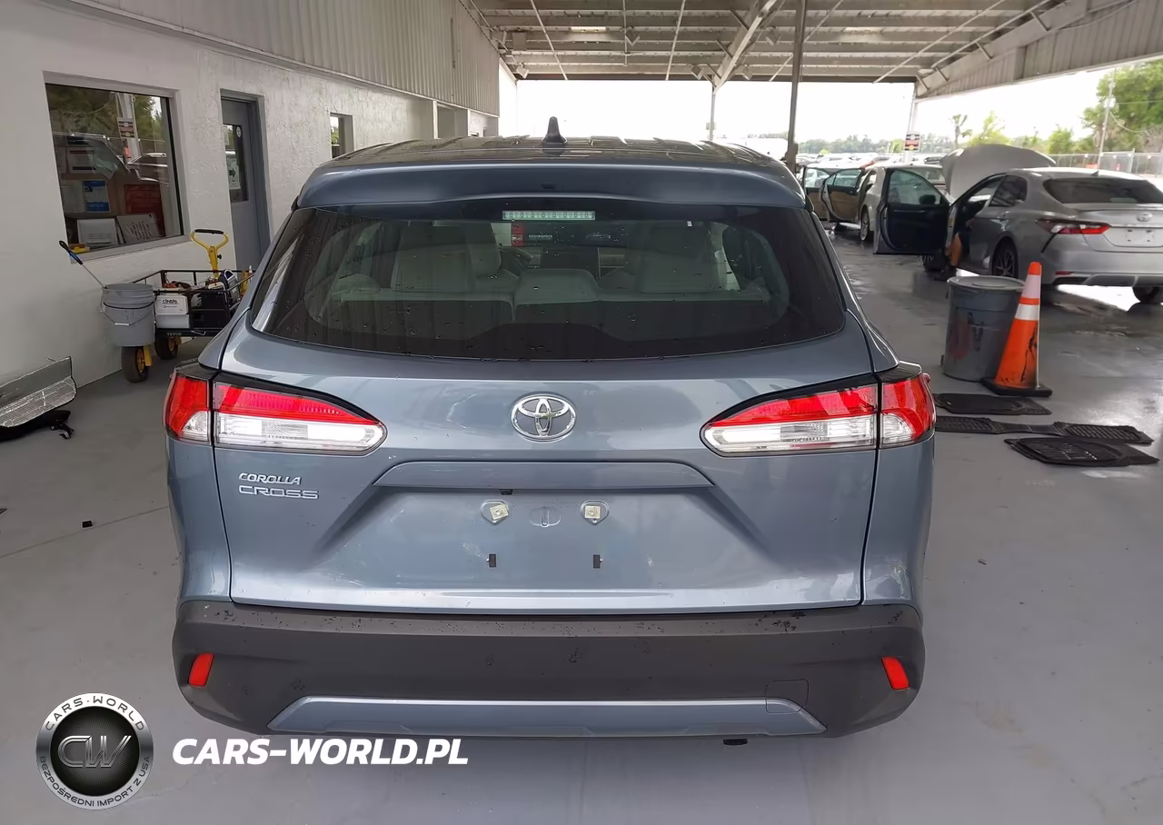 2025 Toyota Corolla Cross L VIN:7MUAAAAG8SV119410 - 16
